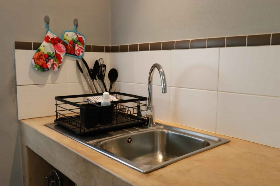 To Let 1 Bedroom Property for Rent in Vlottenburg Western Cape